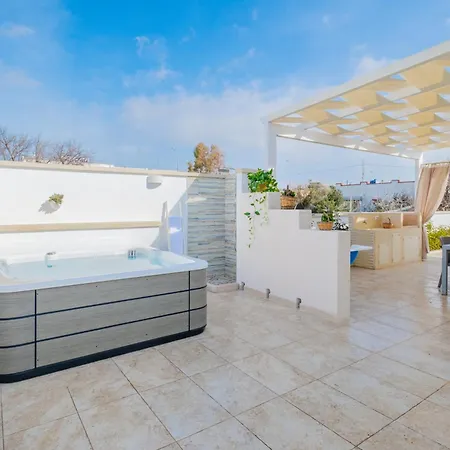 Giuvi Con Jacuzzi Privata *
